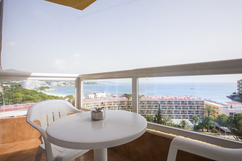 las palomas apartments econotels