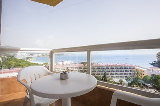 las palomas apartments econotels