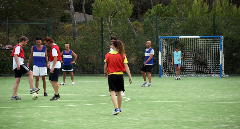 invisa hotel club cala blanca