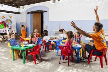 invisa hotel club cala blanca