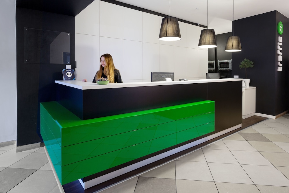 traffic hotel