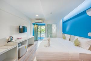 the tint at phuket town