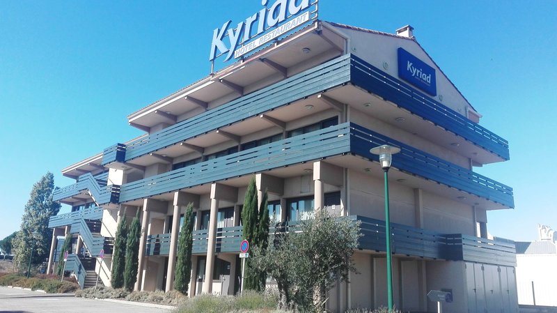 kyriad carcassonne aeroport