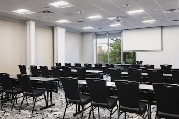 fairfield inn and suites by marriott winnipeg