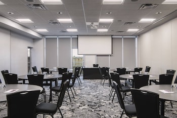 fairfield inn and suites by marriott winnipeg