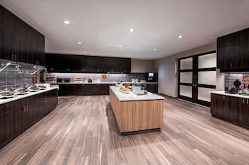 fairfield inn and suites by marriott winnipeg