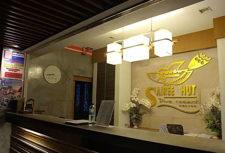 sairee hut resort koh tao