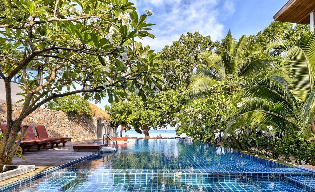 sairee hut resort koh tao