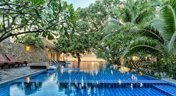 sairee hut resort koh tao