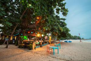 The Fair House Beach Resort & Hotel,Near Phetch Buncha Thai Boxing Stadium,4 star