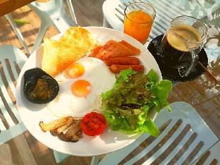 play poshtel and cafe