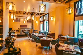 hotel avinash international