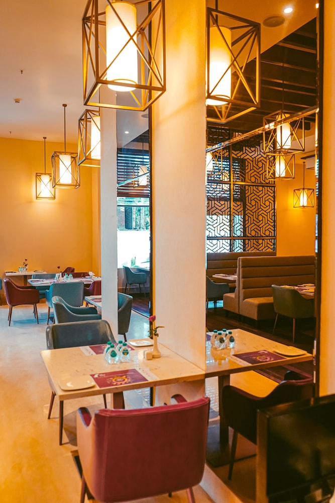 hotel avinash international