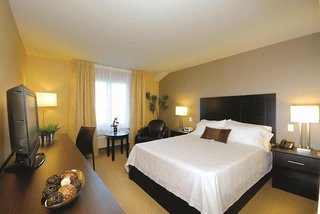 imperia hotel and suites