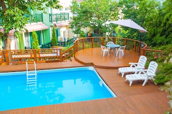 bellus rose pension hotel