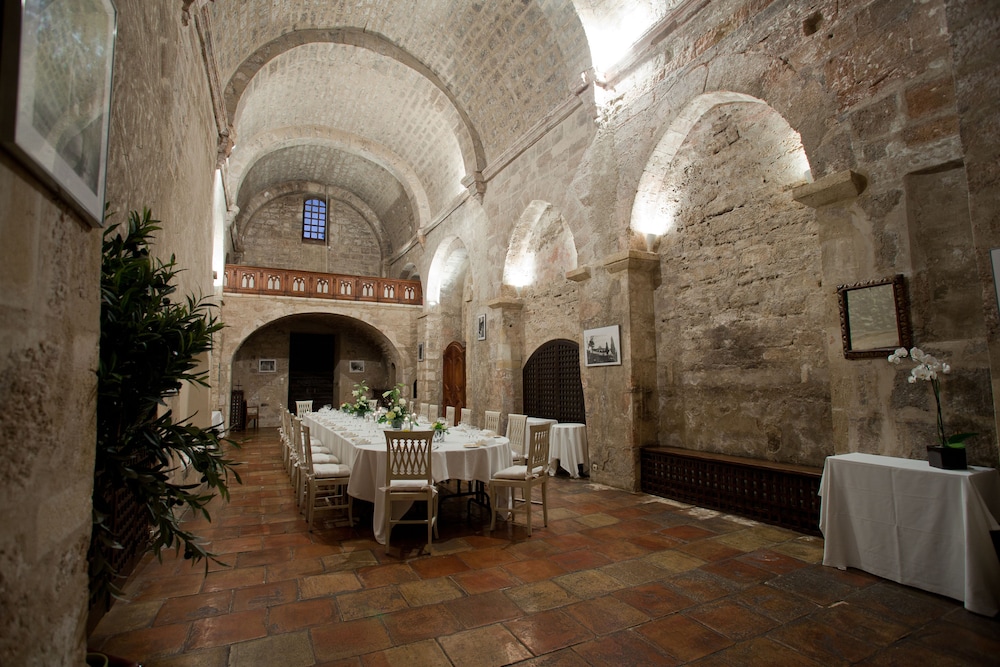 garrigae abbaye de sainte croix