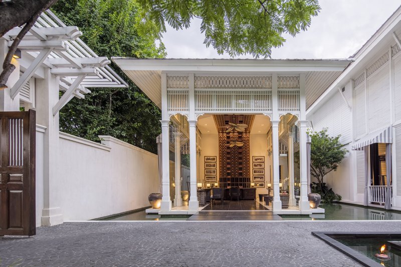 137 pillars house