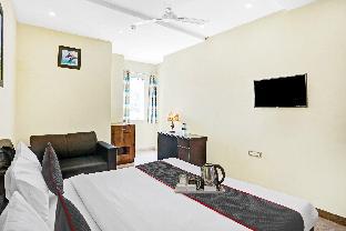super townhouse prakash continental near netaji subhash place metro station