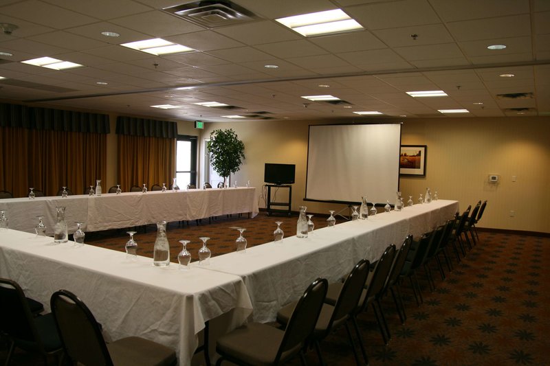 hampton inn and suites pueblo north