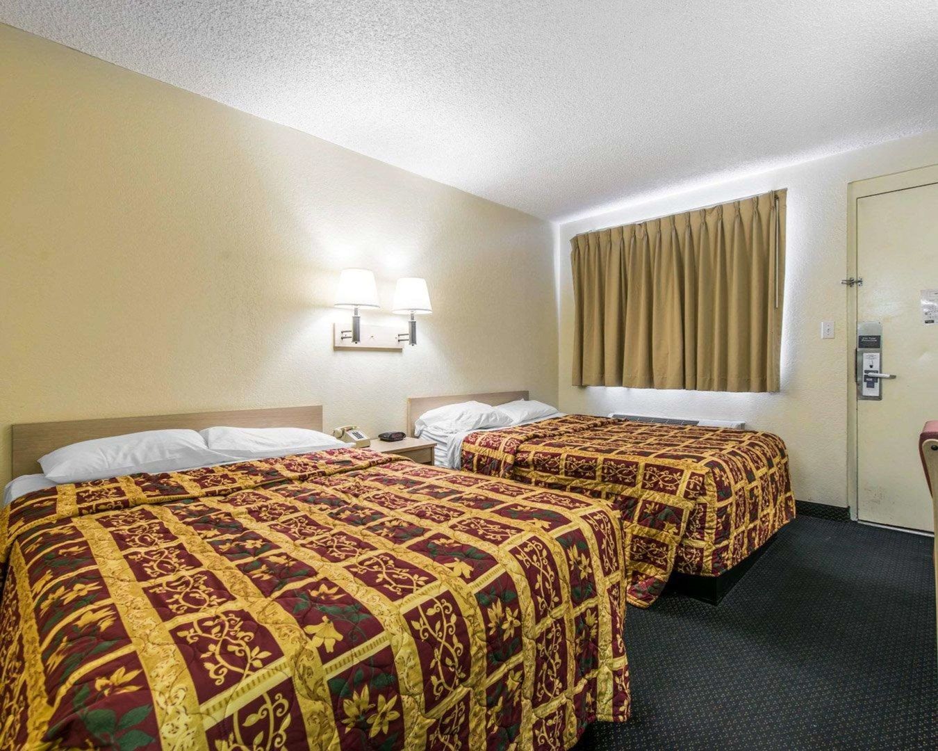 pueblo inn