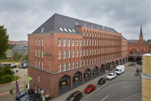 H+ Hotel Luebeck City Centre,Near Nature Reserve Wakenitz,4 star