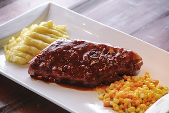 red planet makati avenue manila