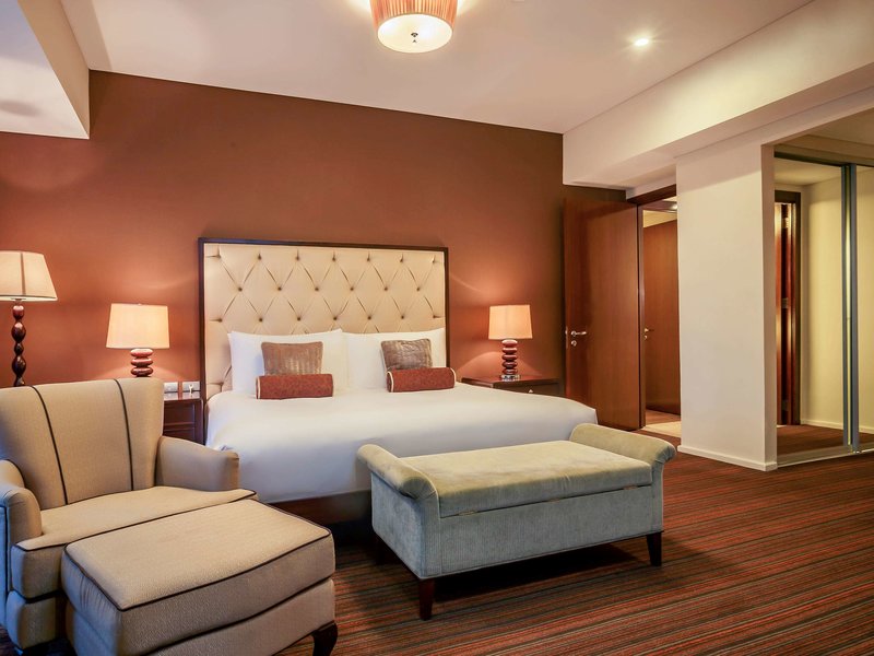 joy nostalg hotel and suites manila