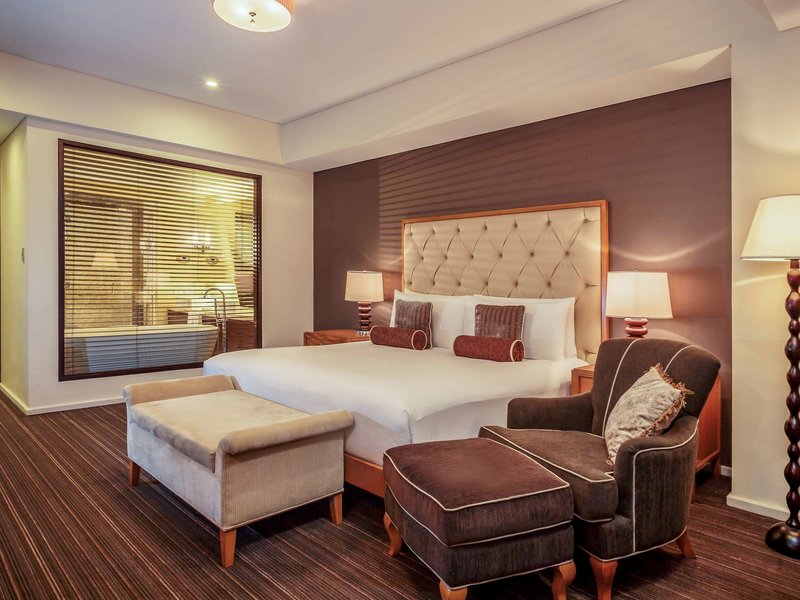 joy nostalg hotel and suites manila