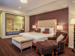 joy nostalg hotel and suites manila