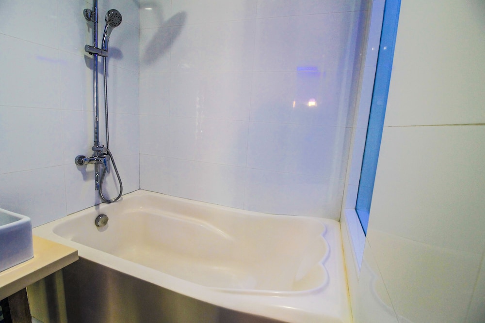 hotel dreamworld araneta cubao