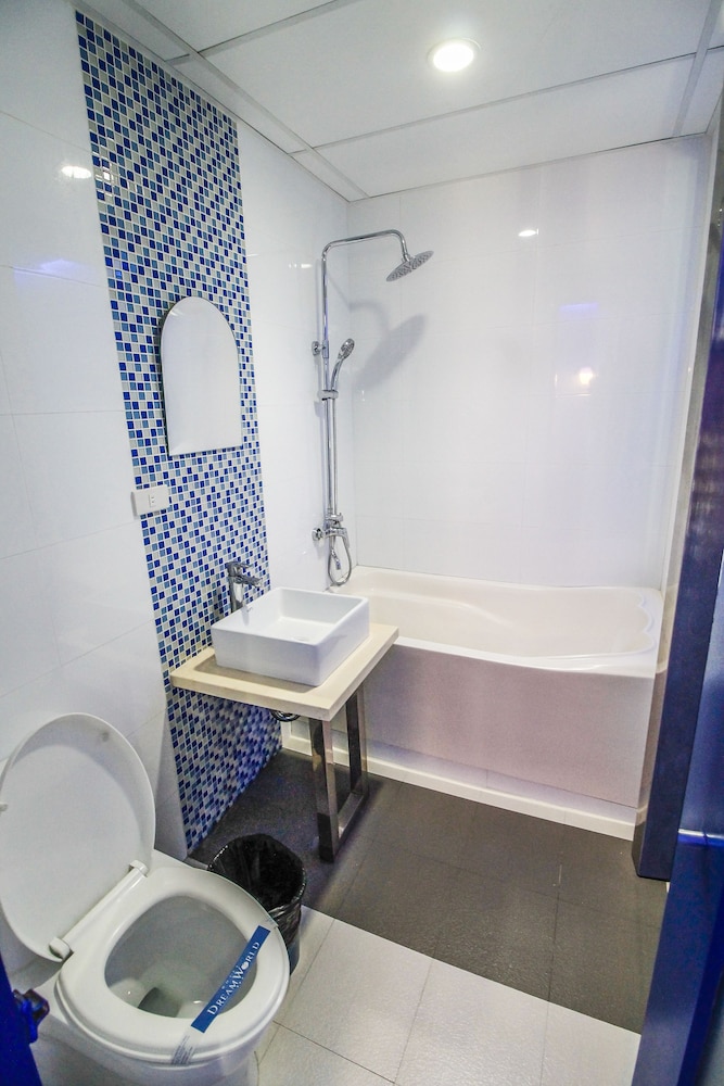 hotel dreamworld araneta cubao