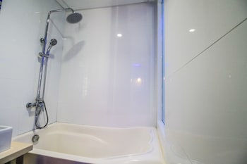 hotel dreamworld araneta cubao