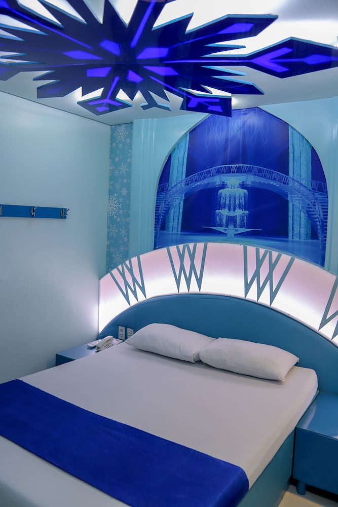 hotel dreamworld araneta cubao