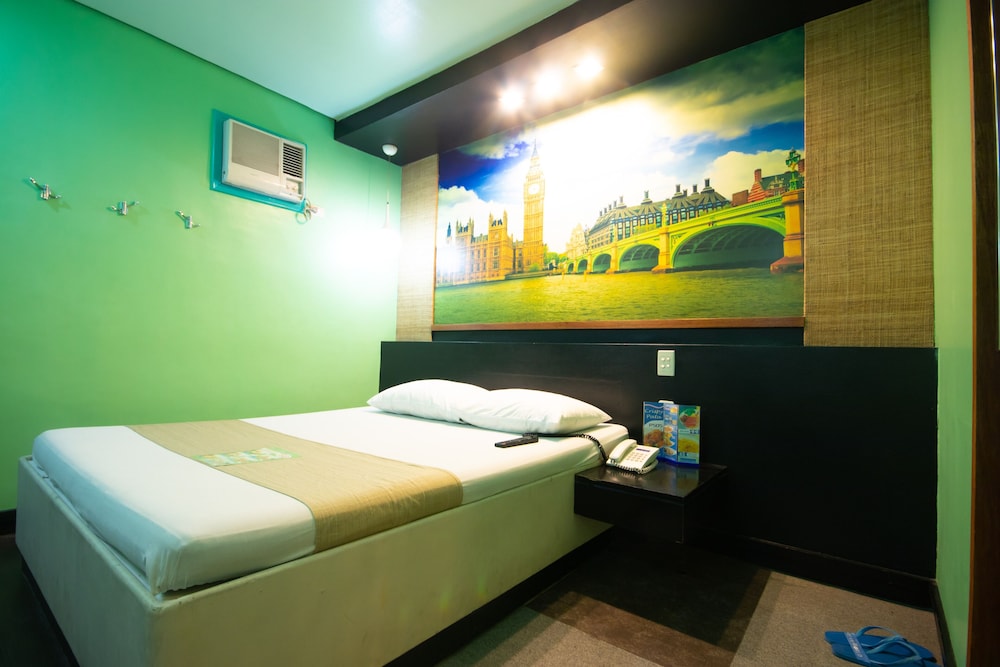 hotel dreamworld araneta cubao