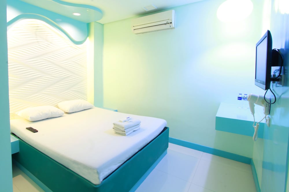 hotel dreamworld araneta cubao