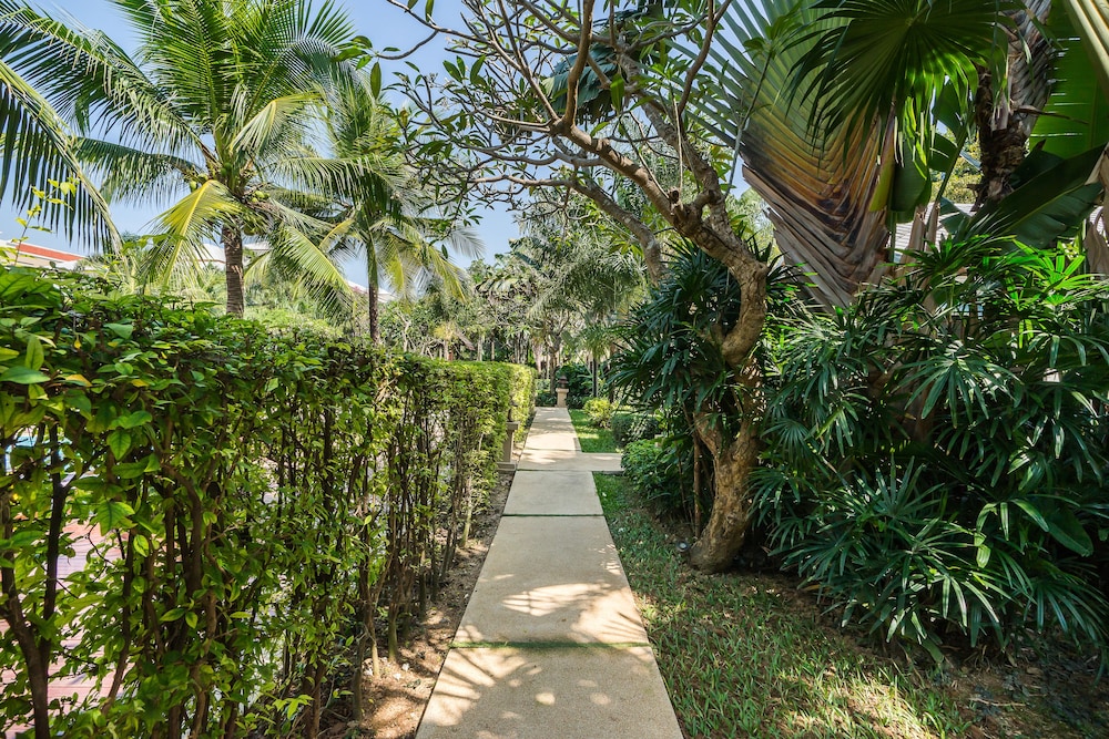 ravindra beach resort and spa