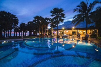 ravindra beach resort and spa