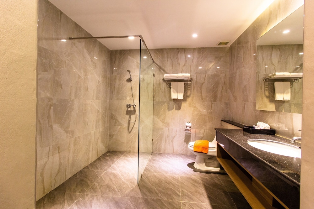 mike garden resort hotel