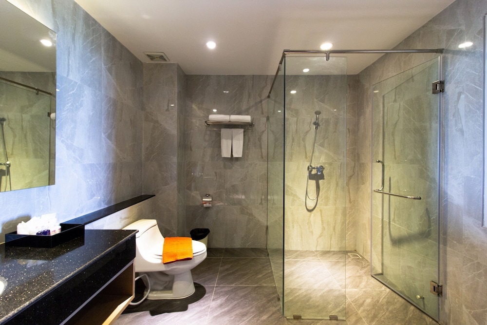 mike garden resort hotel