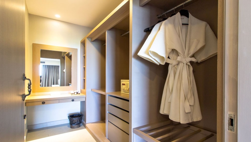 mike garden resort hotel