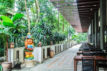 mike garden resort hotel