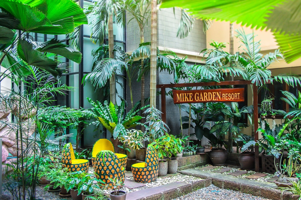 mike garden resort hotel