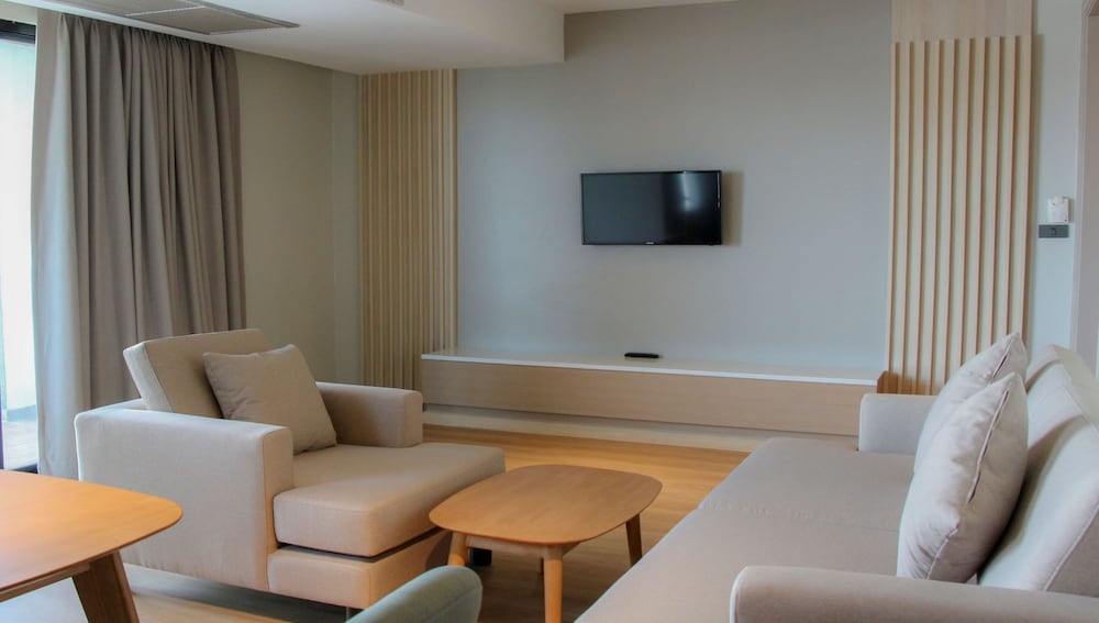 mike garden resort hotel