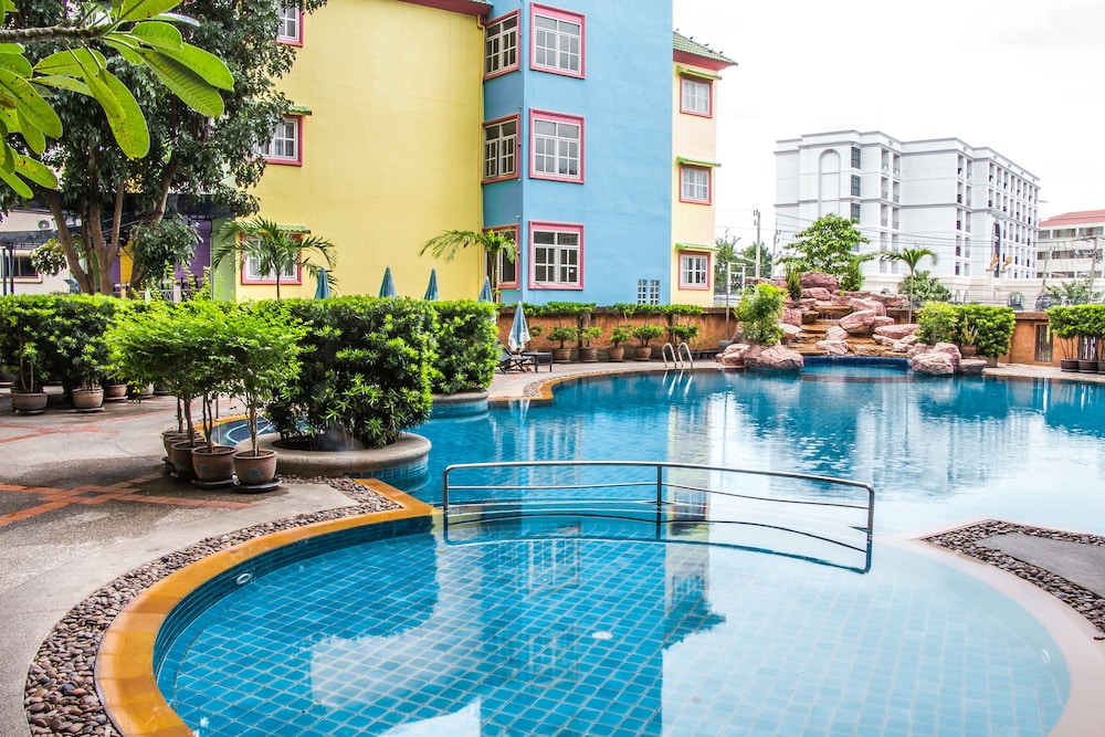 mike garden resort hotel