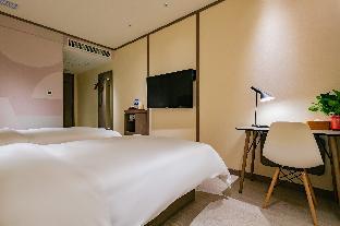 hanting hotel yanan railway station