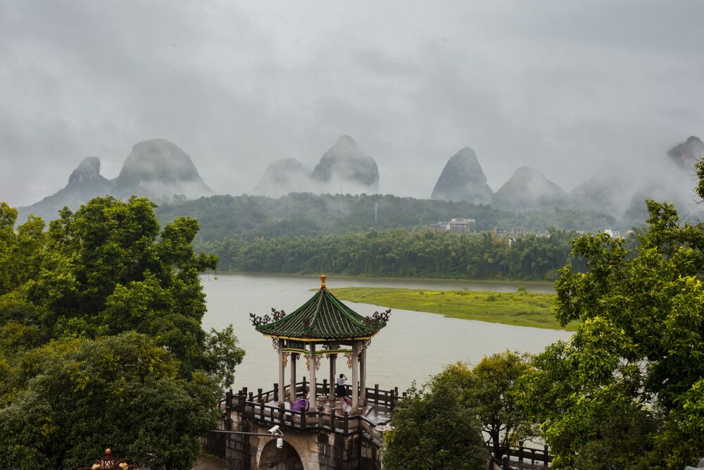 yangshuo riverview hotel