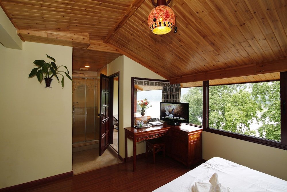 yangshuo riverview hotel