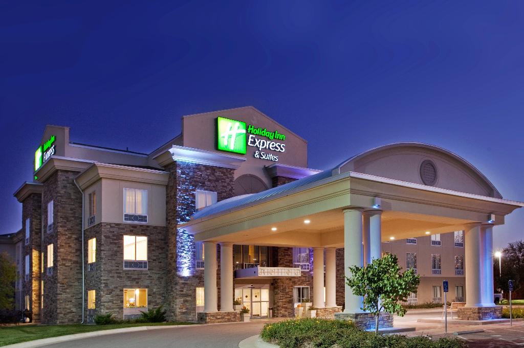 holiday inn express and suites east wichita i 35 andover