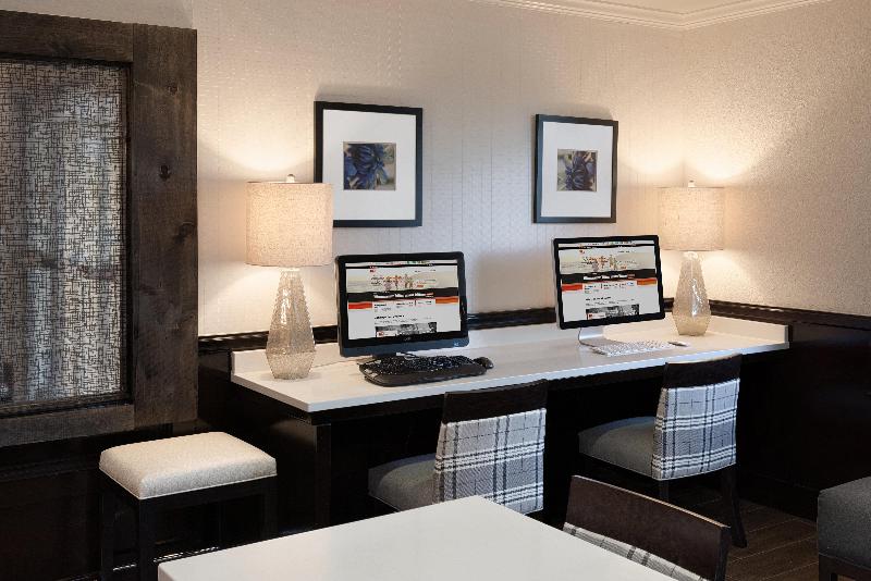 holiday inn express and suites east wichita i 35 andover