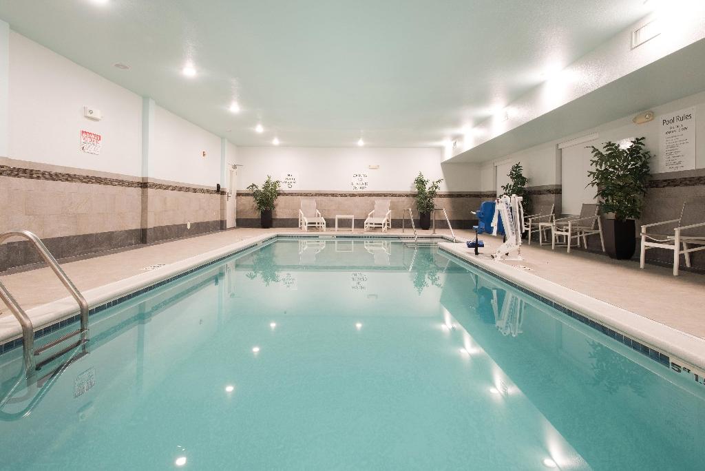 holiday inn express and suites east wichita i 35 andover